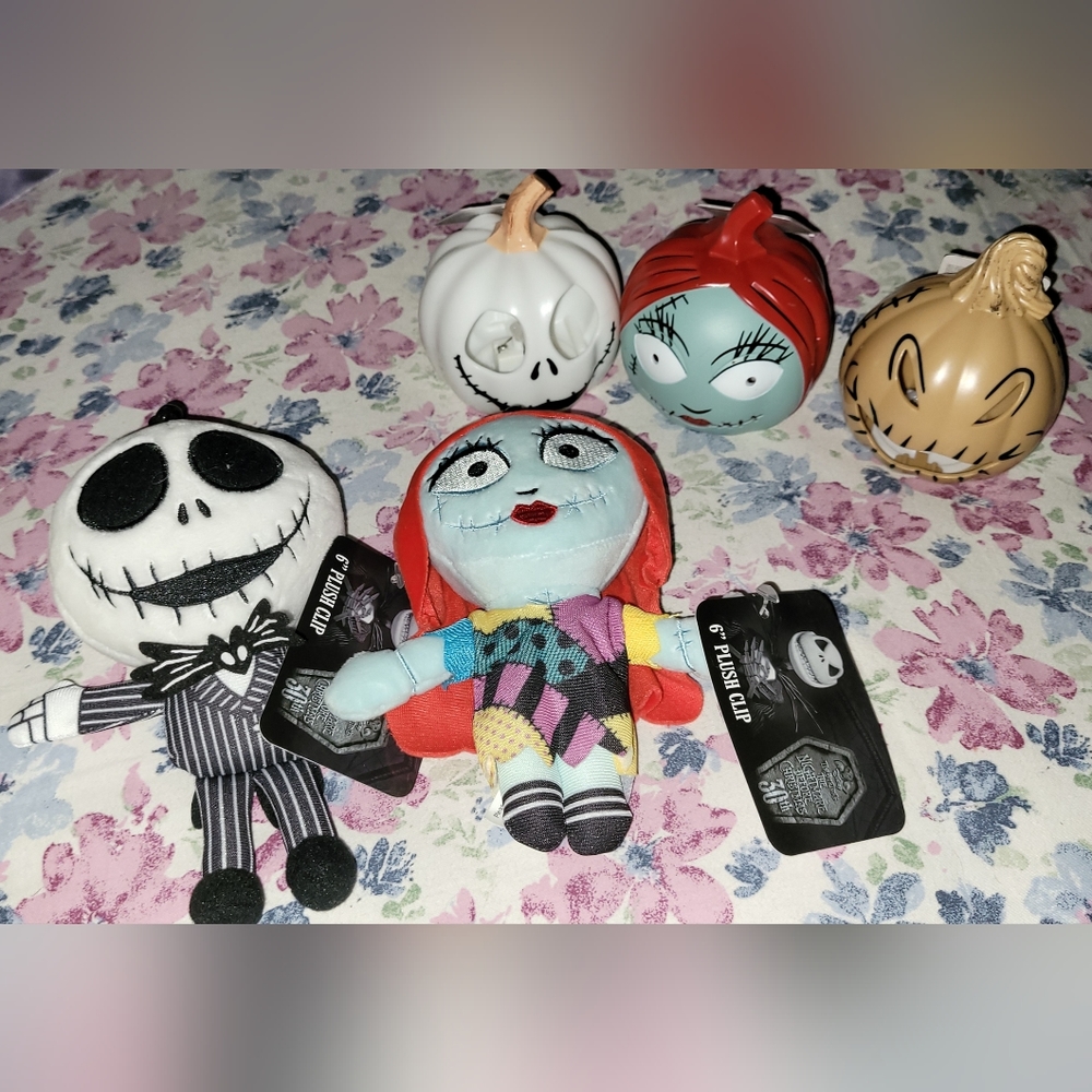 BN NIGHT BEFORE CHRISTMAS TIM BURTON LOT 2 KEY CHAINS 3 LIGHT UP PUMPKINS